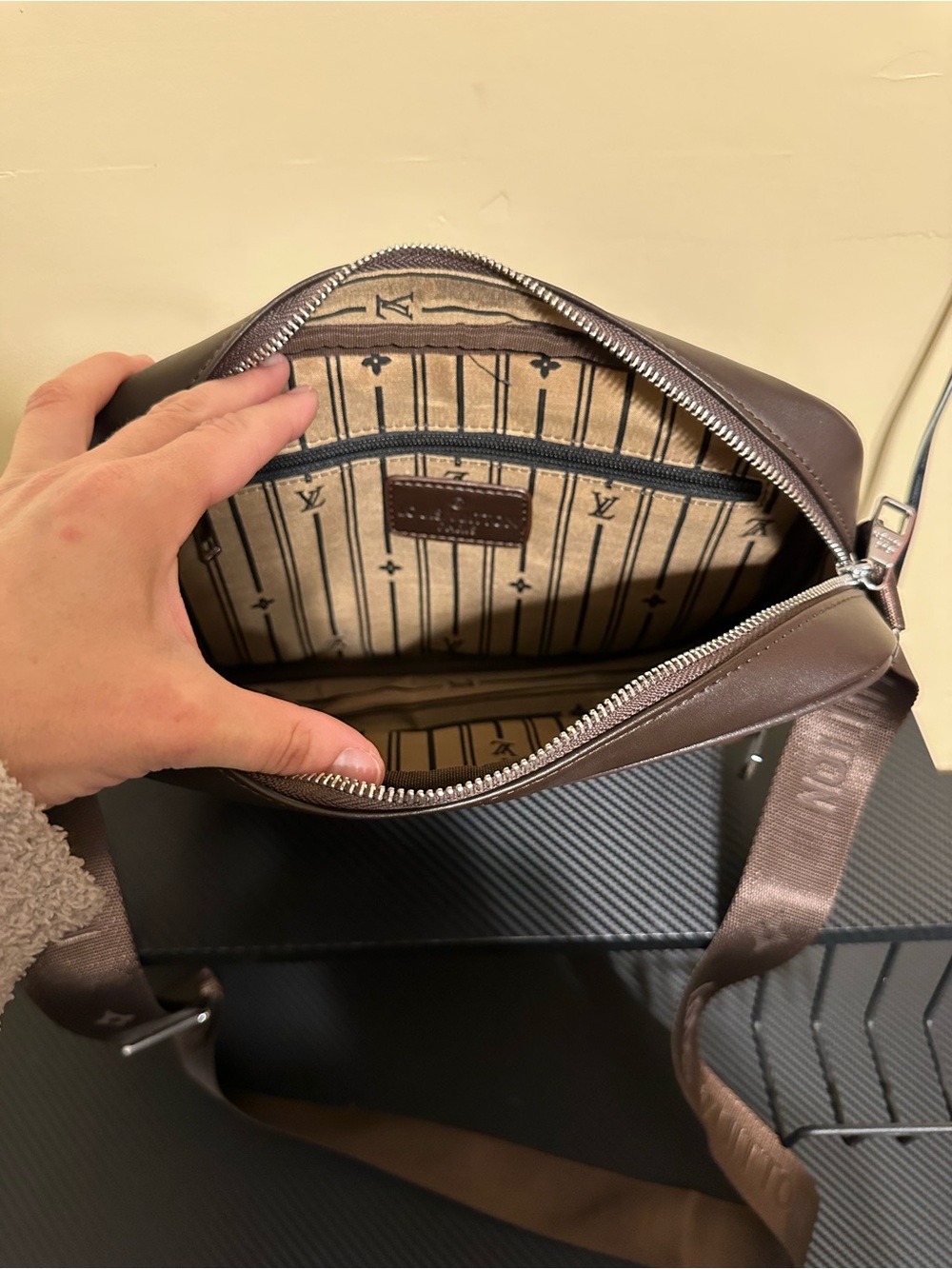 Checkered crossbody - Picture 8 of 9